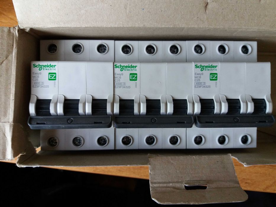 Новые автоматические выключатели Schneider Electric EZ9