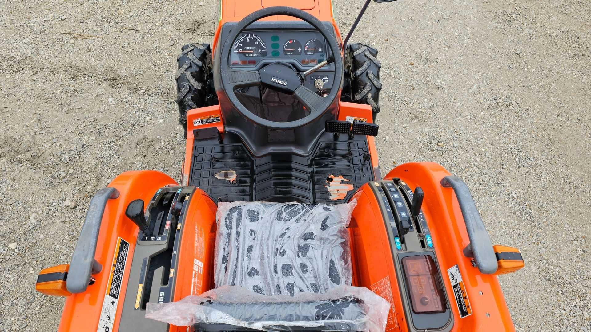 Японски трактор Hitachi NZ235 с фреза, 4x4, 23 кс., АграБГ Джолев
