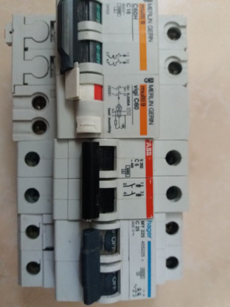 Siguranțe automate AFDD RCBO și alte tipuri prețurile sânt diferite.