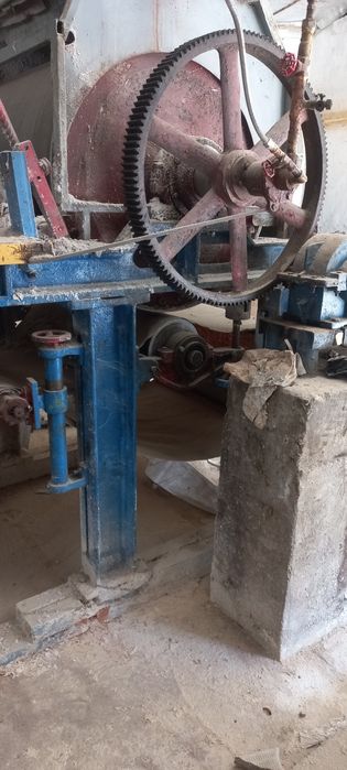 Tualet qogoz ishlab chiqarish uskunasi sotiladi Оборудование изготовитель туалетной бумаги