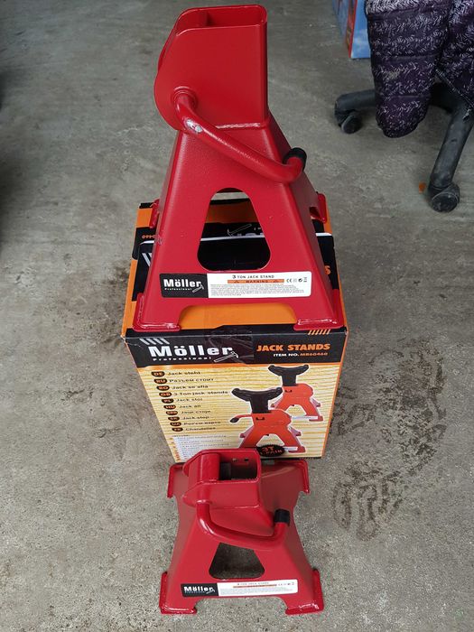 Set 2 Capre Sustinere 3 Tone.. Moller ...