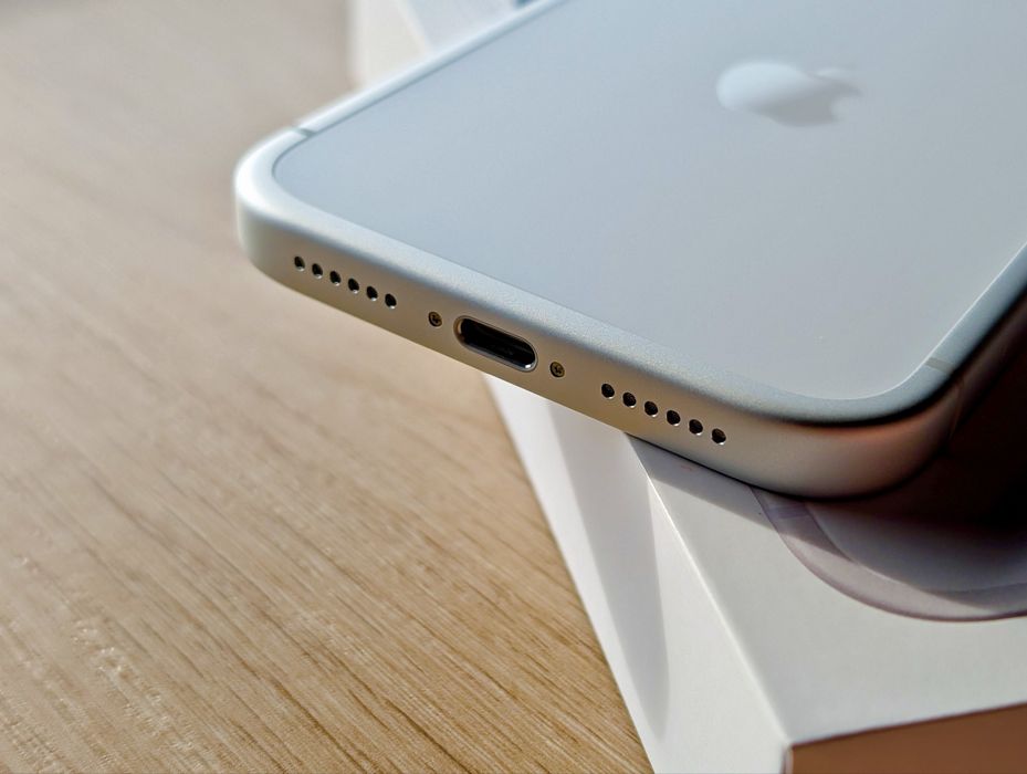 iPhone 17 Pro // 512GB // Silver //  Garanție 12 Luni  ~  1100 € Mureș