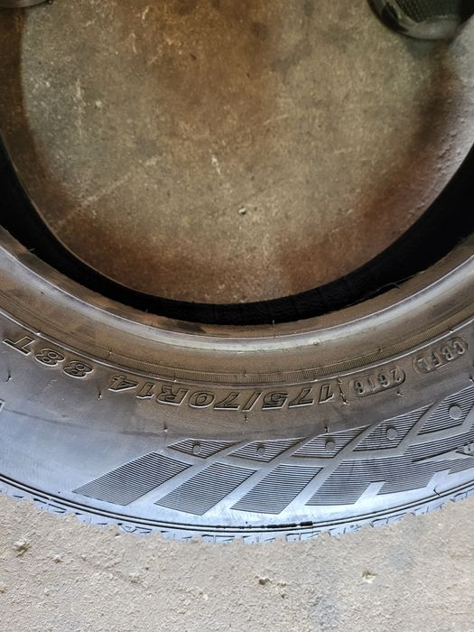 2 anvelope 175 70 R 14 Nexen iarna
