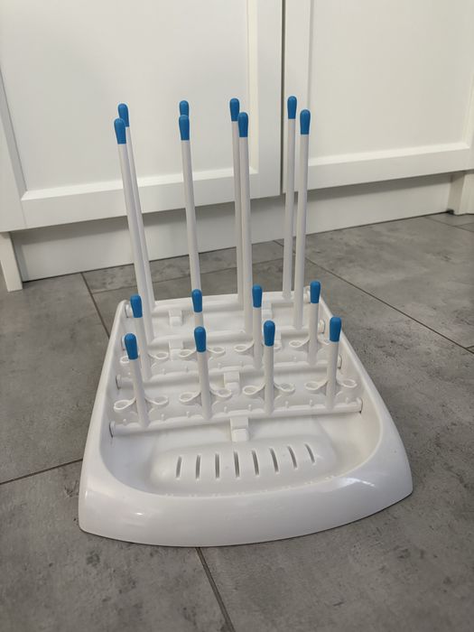 Suport pentru uscarea biberoanelor si acceoriilor