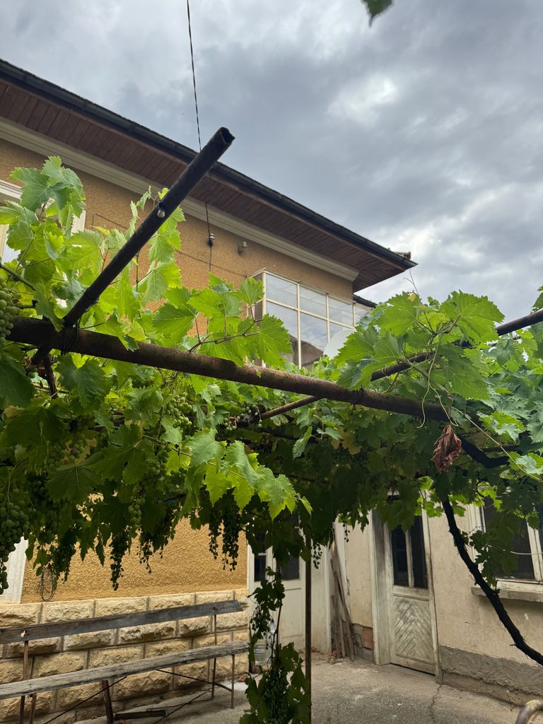 Продава се Къща в Враца, Дъбника - 130 кв.м за 118 €/кв.м - Снимка #1