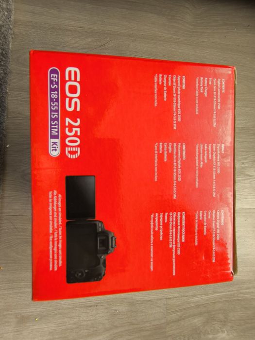 Aparat Foto Canon EOS 250D + Kit Obiectiv EF-S 18-55mm IS STM Nou