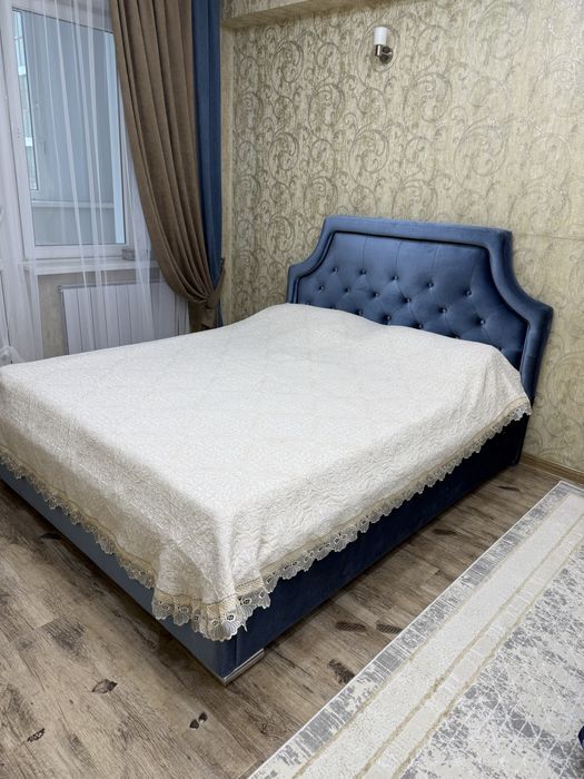 Кровать велюр вдухспальная бу