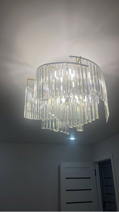 Продается люстра за 20000тыс тг