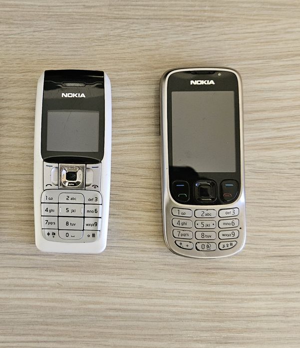 Lot 12 telefoane Nokia 3210 1660 2310 1110 functionale defecte piese