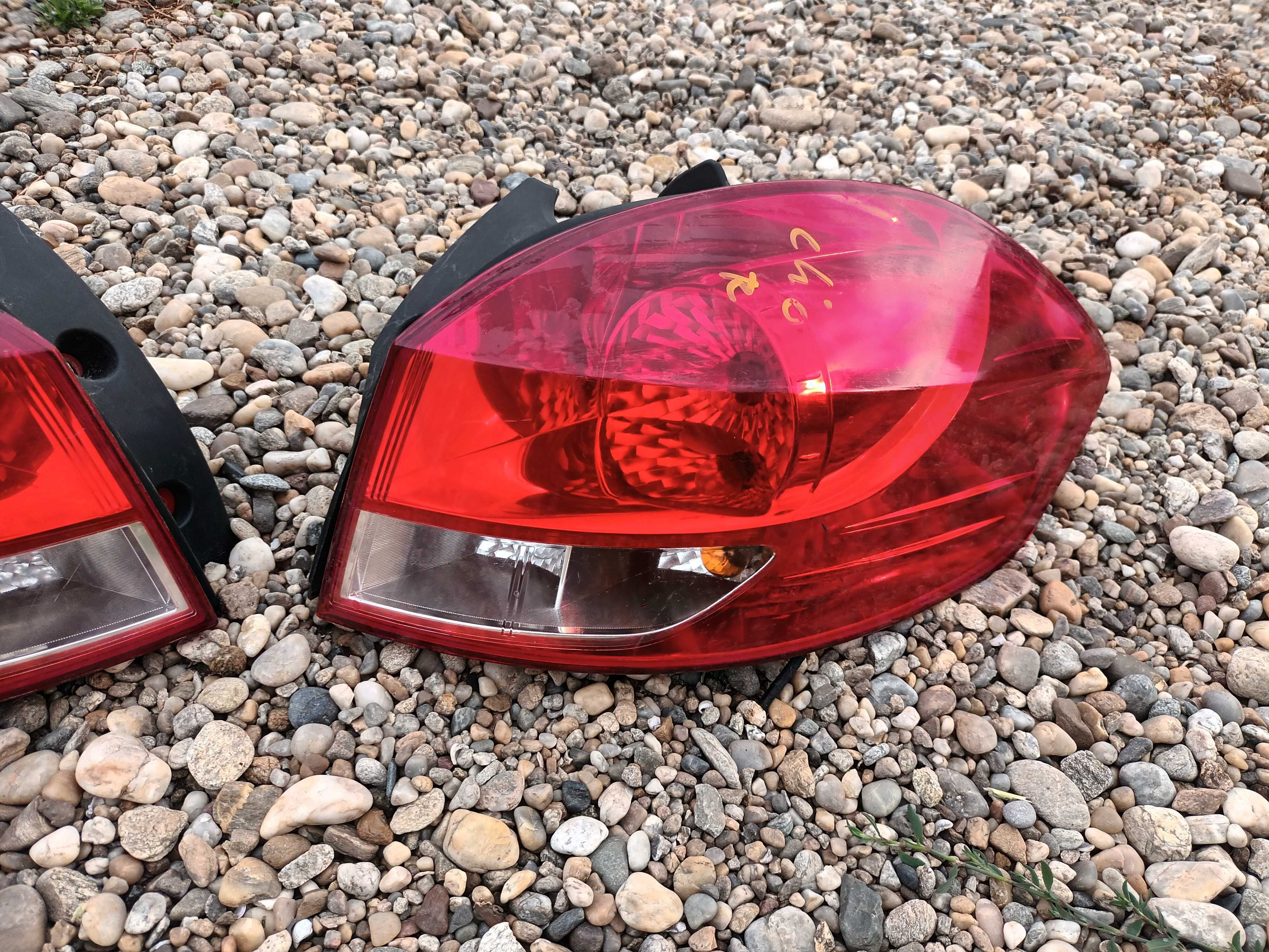 ляв и десен стоп за рено клио 3 комби RENAULT CLIO III
