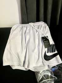 Къс панталон Nike M Оригинален