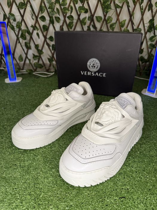 Adidasi Versace Odissea