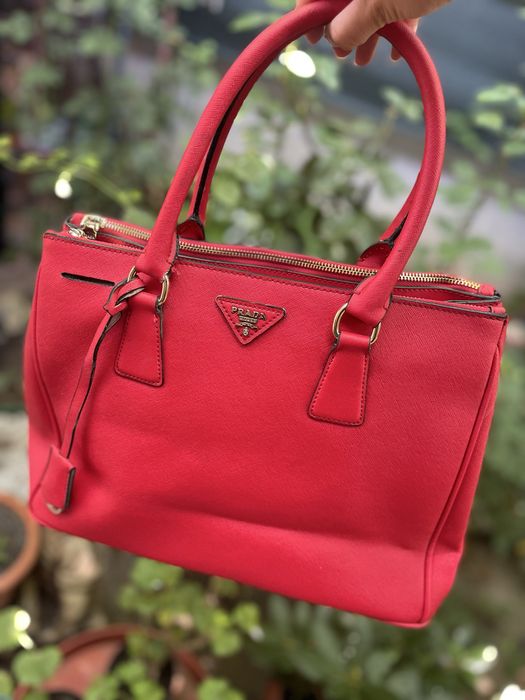 Geanta damă PRADA pret usor negociabil