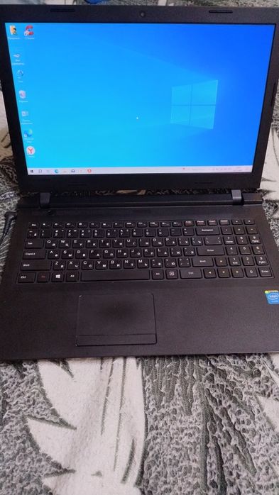 Ноутбук.         .