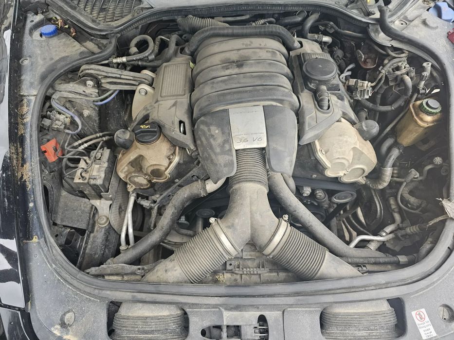 Dezmembrez Porsche Panamera 4 3.6 M4640 220KW an 2011