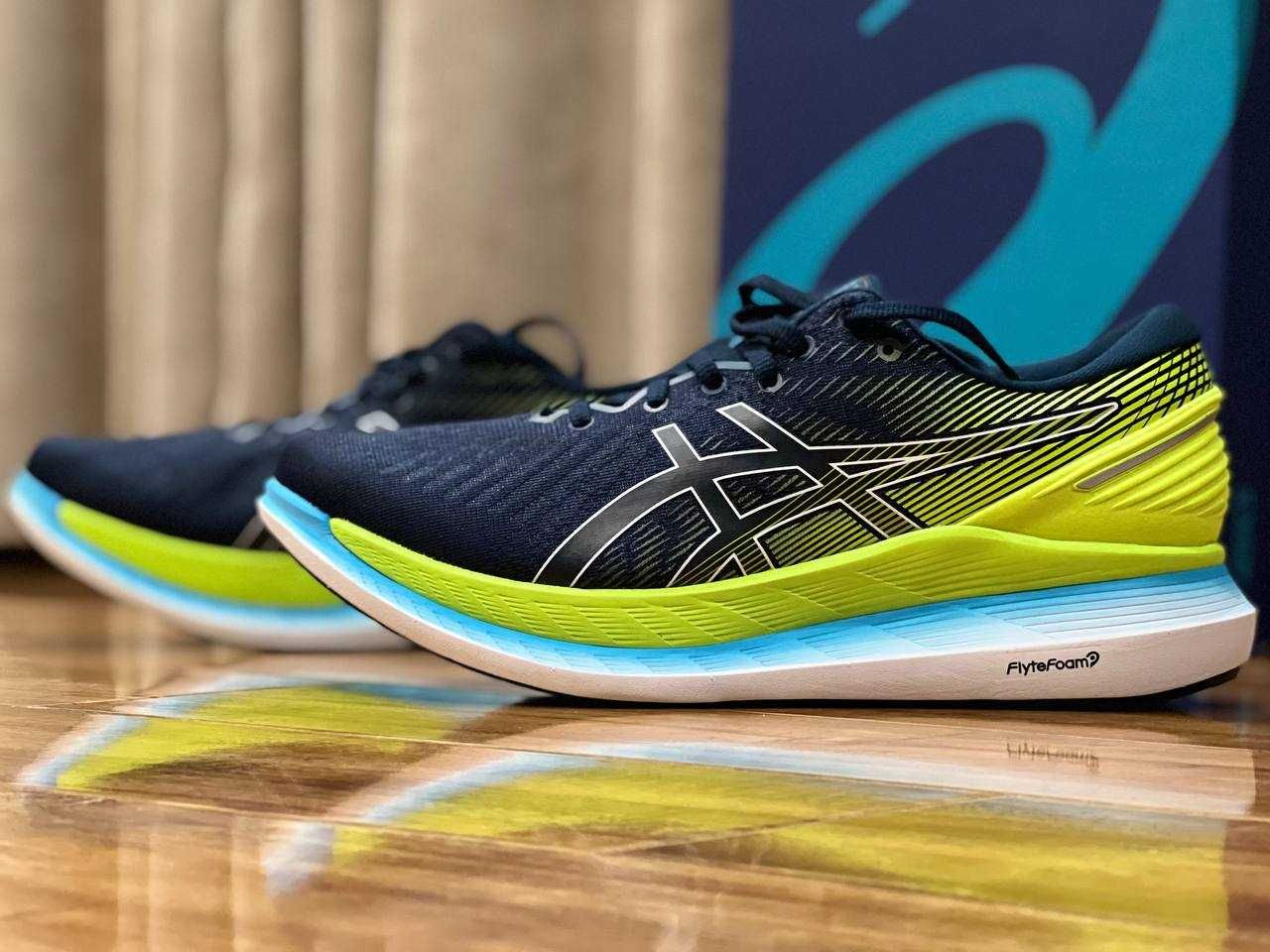 Asics GLIDERIDE кроссовки для бега