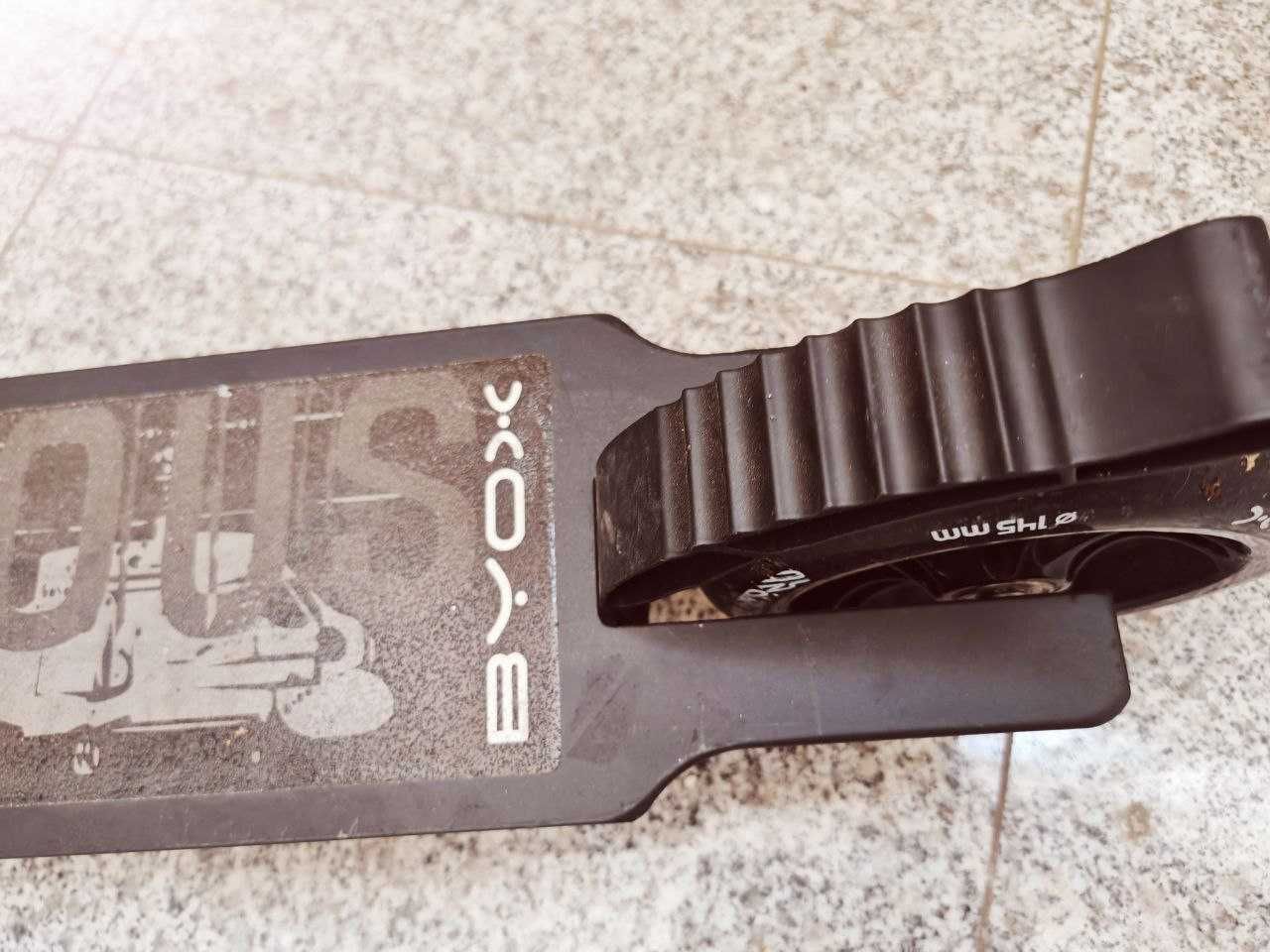 ТРОТИНЕТКА BYOX RENDEVOUS BLACK -  почти не е използвана!