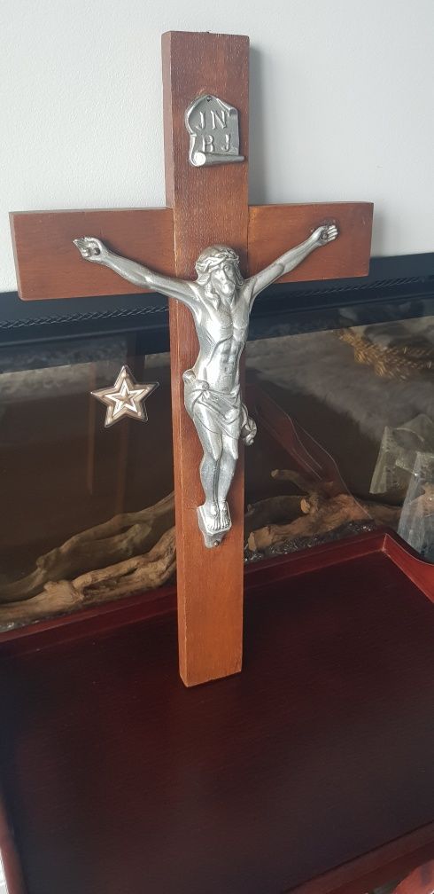 Crucifix vechi din lemn masiv și duraluminiu