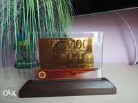Сувенирна златна банкнота 100 евро в стъклена поставка и сертификат