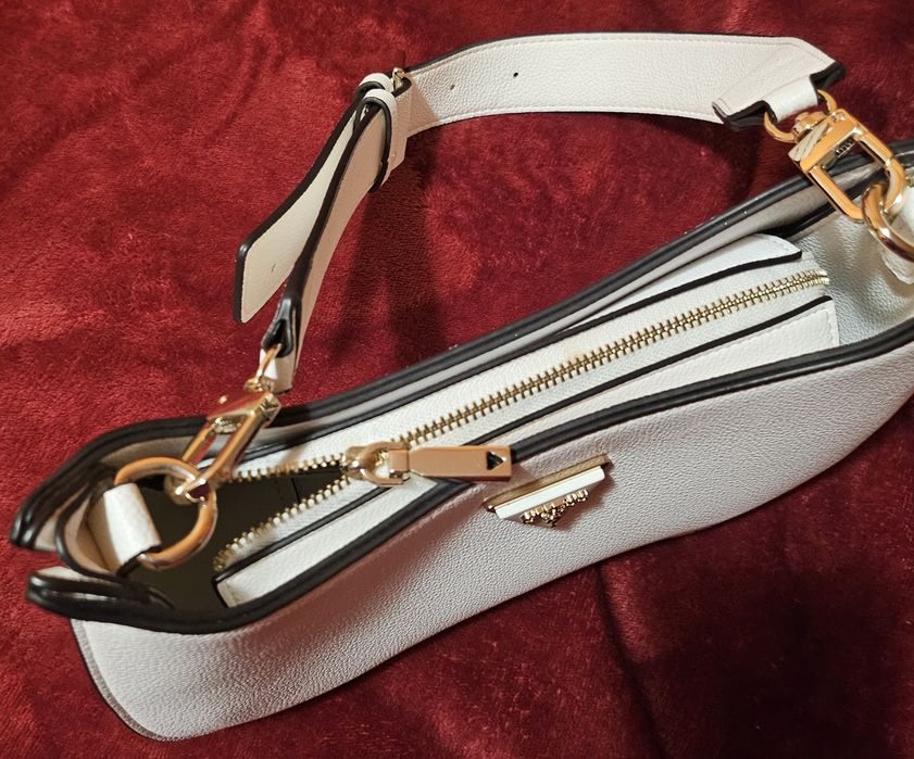 Geantă GUESS mică superbă