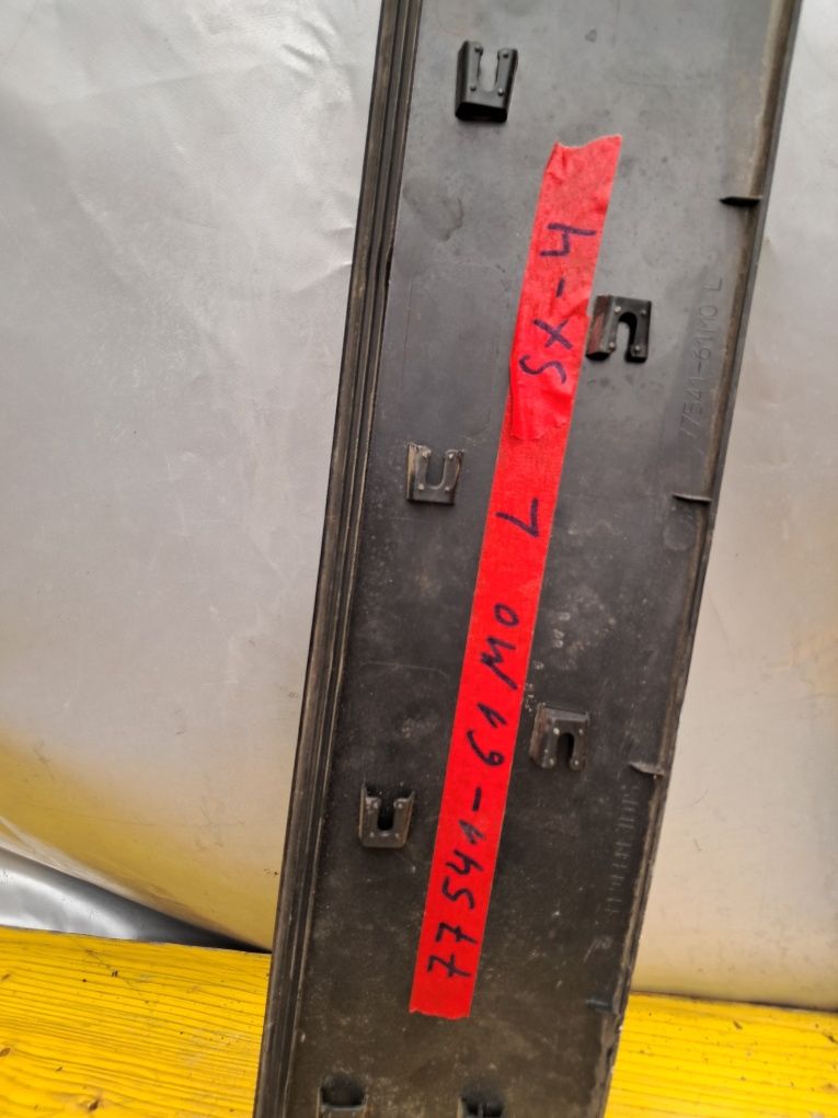Лайсна калник врата сузуки  Sx4 Cross  Suzuki Sx-4 Cross