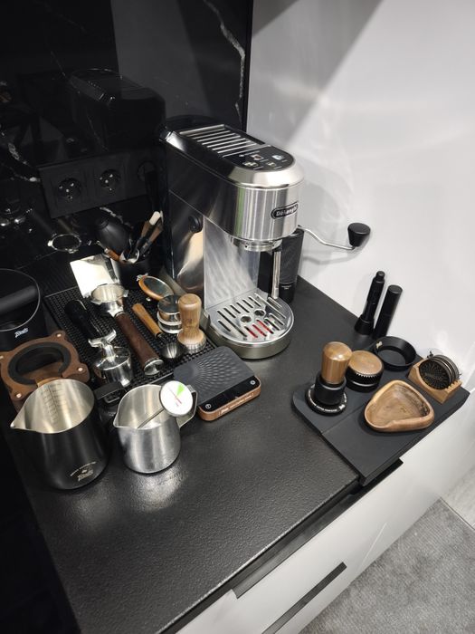 Продам кофеварку Delonghi EC890с аксесуарами