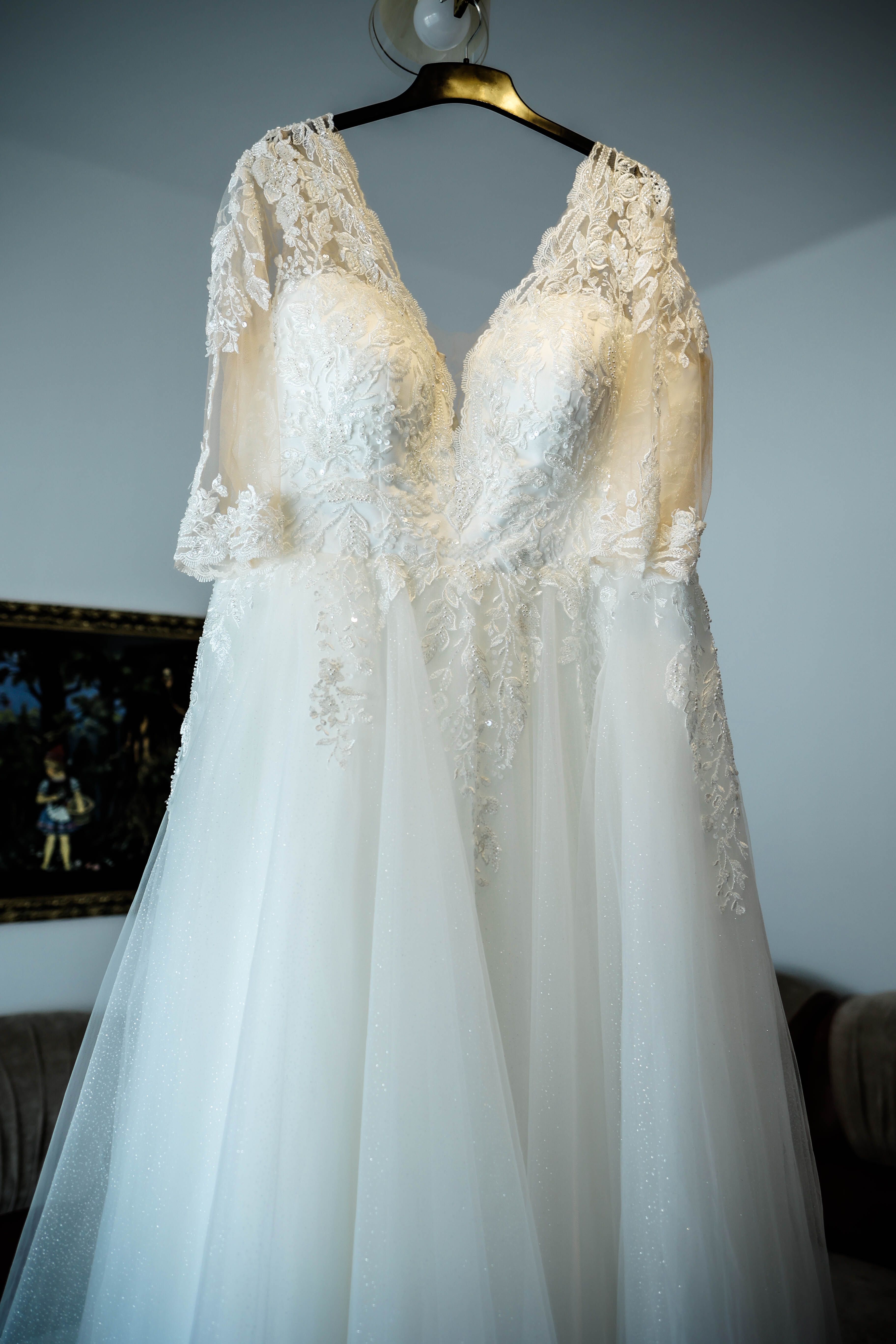 Vând rochie de mireasă
