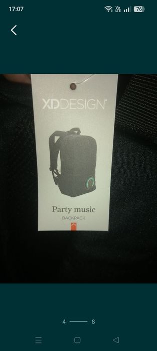 Vând rucsac cu boxa bluetooth incorporată