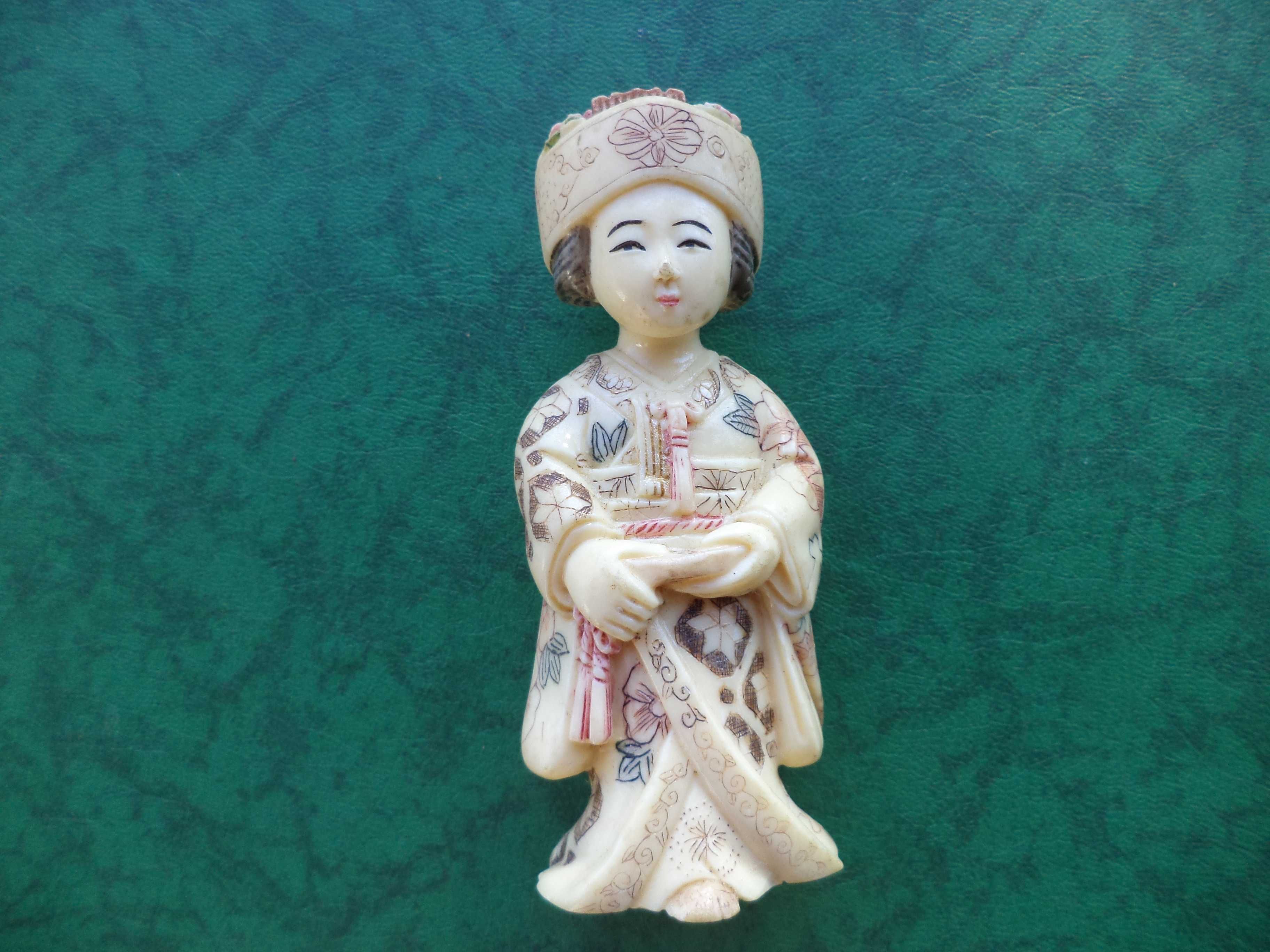 Veche statueta femeie japoneza Netsuke