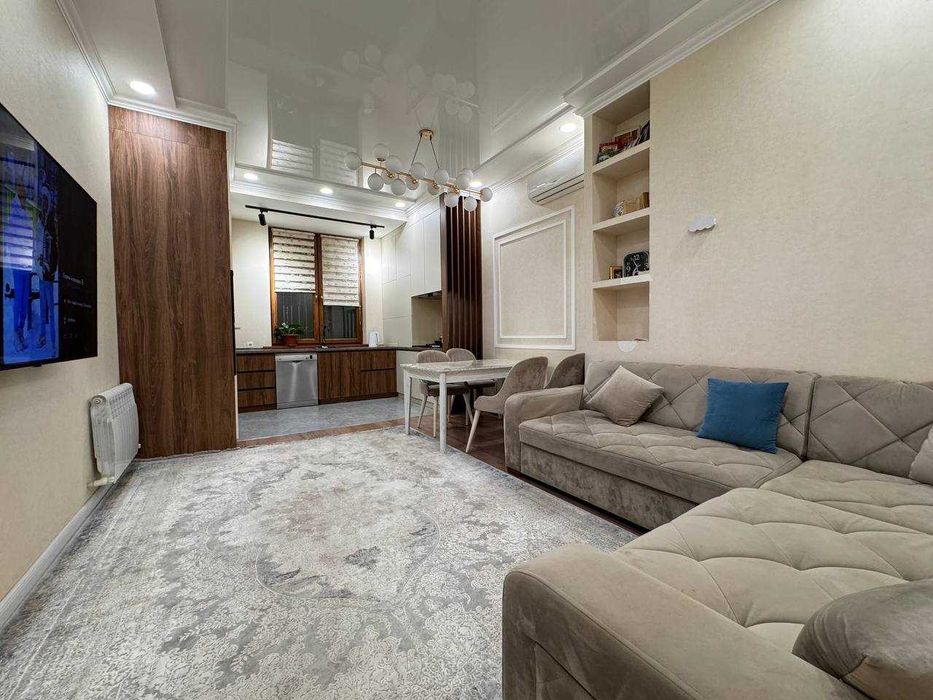 Сдаётся кв Ц-2 Рынок Алайский на короткое время (1-2 oyga beriladi)