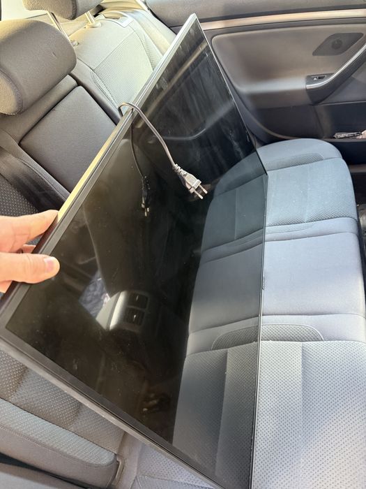 Vand televizor star light defect 43”