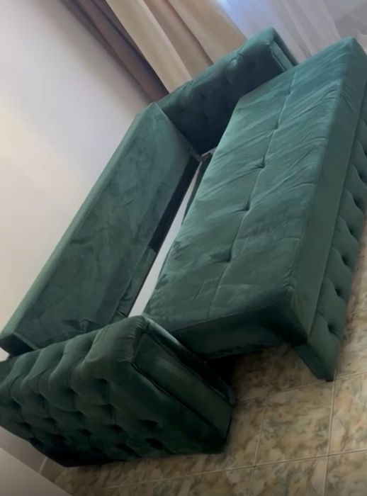 Canapea extensibila cu lada de depozitare