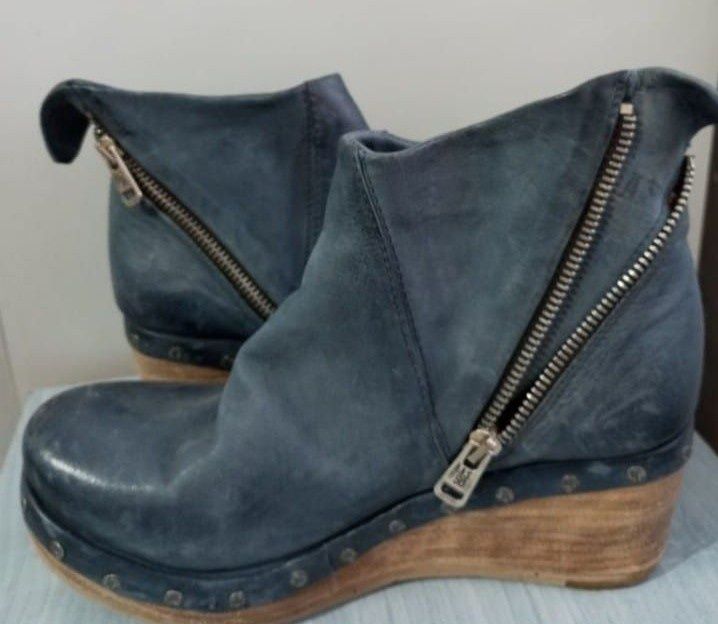 Ghete albastre din piele naturală mărimea 38