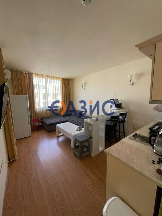 Продава се Тристаен апартамент в к.к. Слънчев бряг - 85 кв.м за 965 €/кв.м - Снимка #3