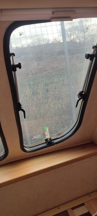 Vând geamuri din dezmembrarea unei rulote Swift Sandymere 2000.
Au bal