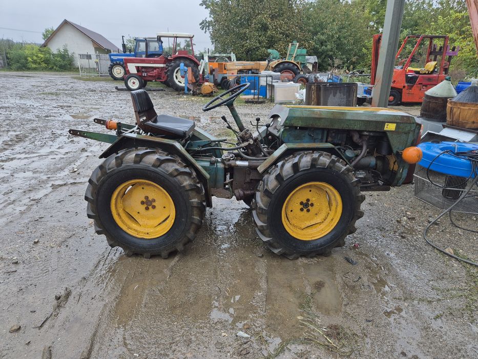 Tractor de livadă Ferrari