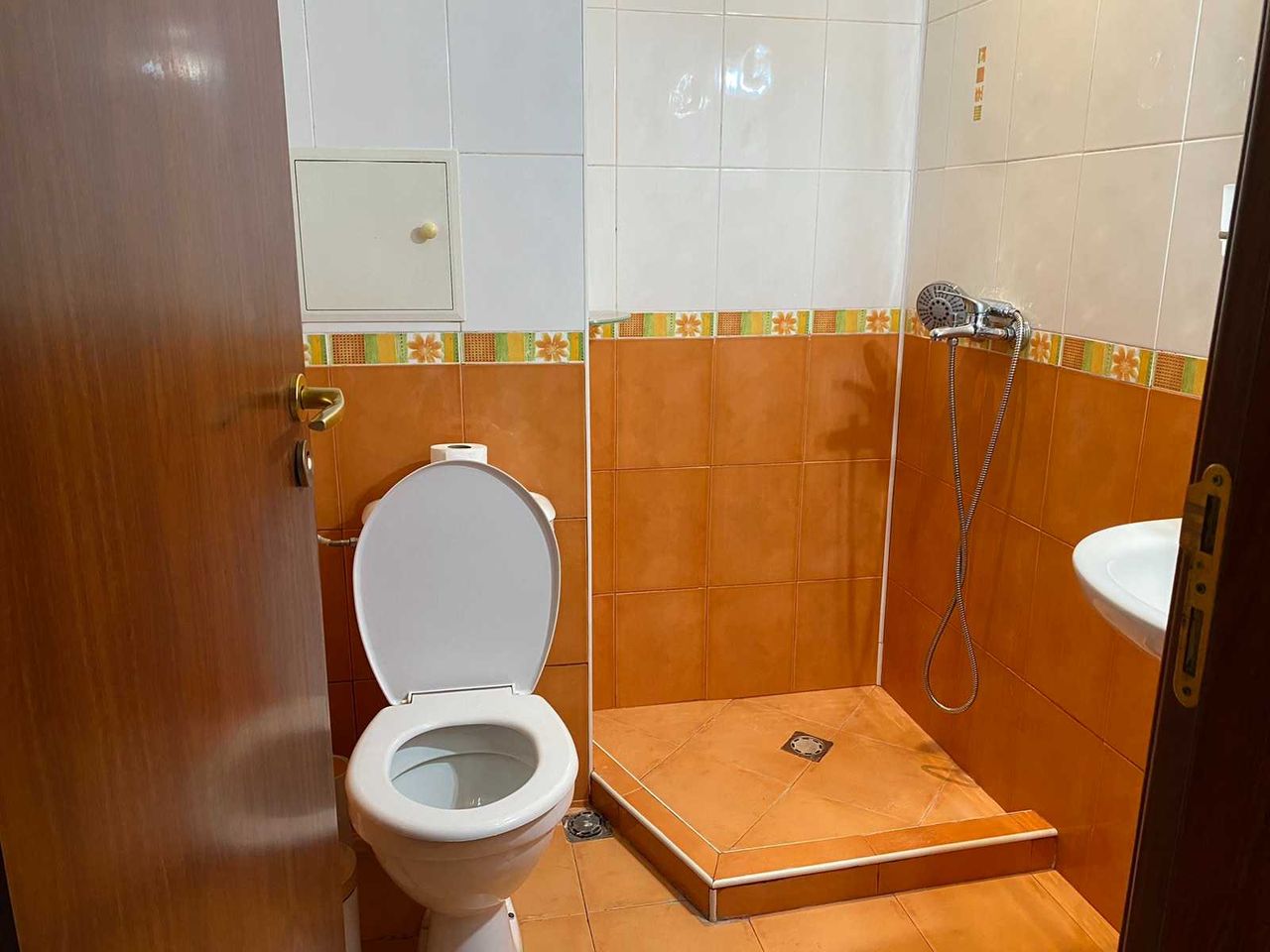 Дава се под наем Двустаен апартамент в Бургас, Изгрев - 60 кв.м за 459 € - Снимка #14