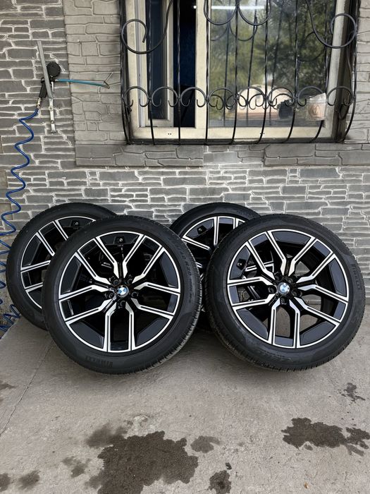 Продам диски с резиной от БМВ 7 Серий
