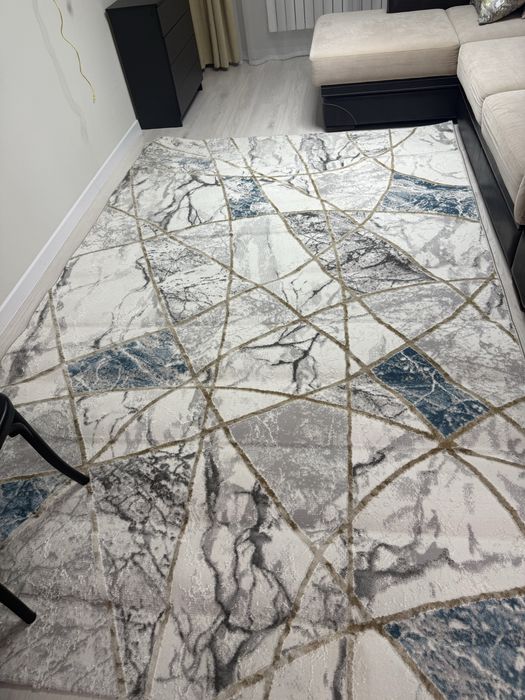 Ковры новые продам