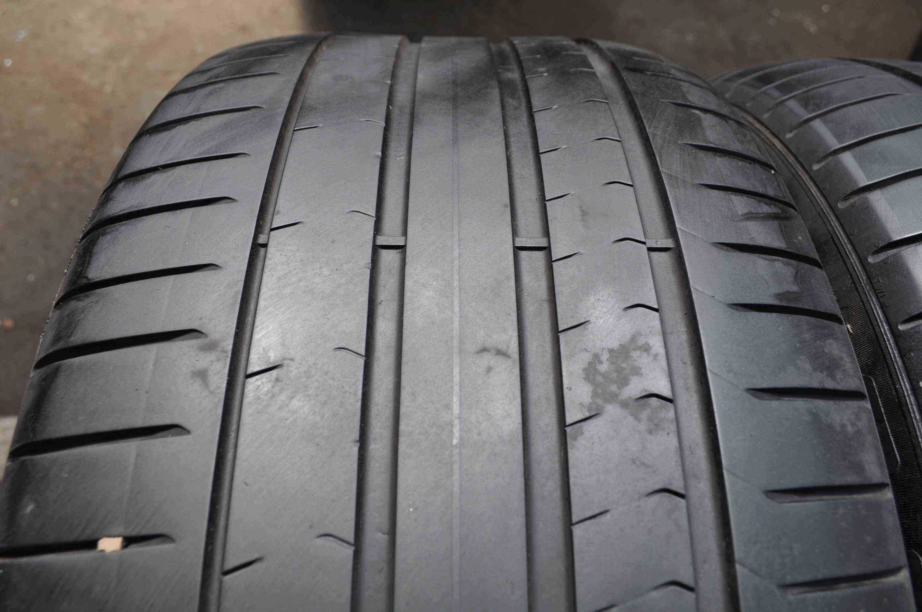 SET 2 Anvelope Vara 305/40 R20 PIRELLI P Zero PZ4  Runflat