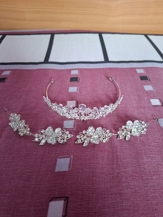 Vând Coronițe și Accesorii Mireasă Noi