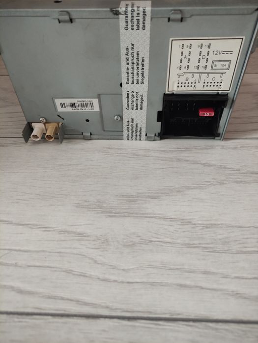 Vând radio cd B6 auto