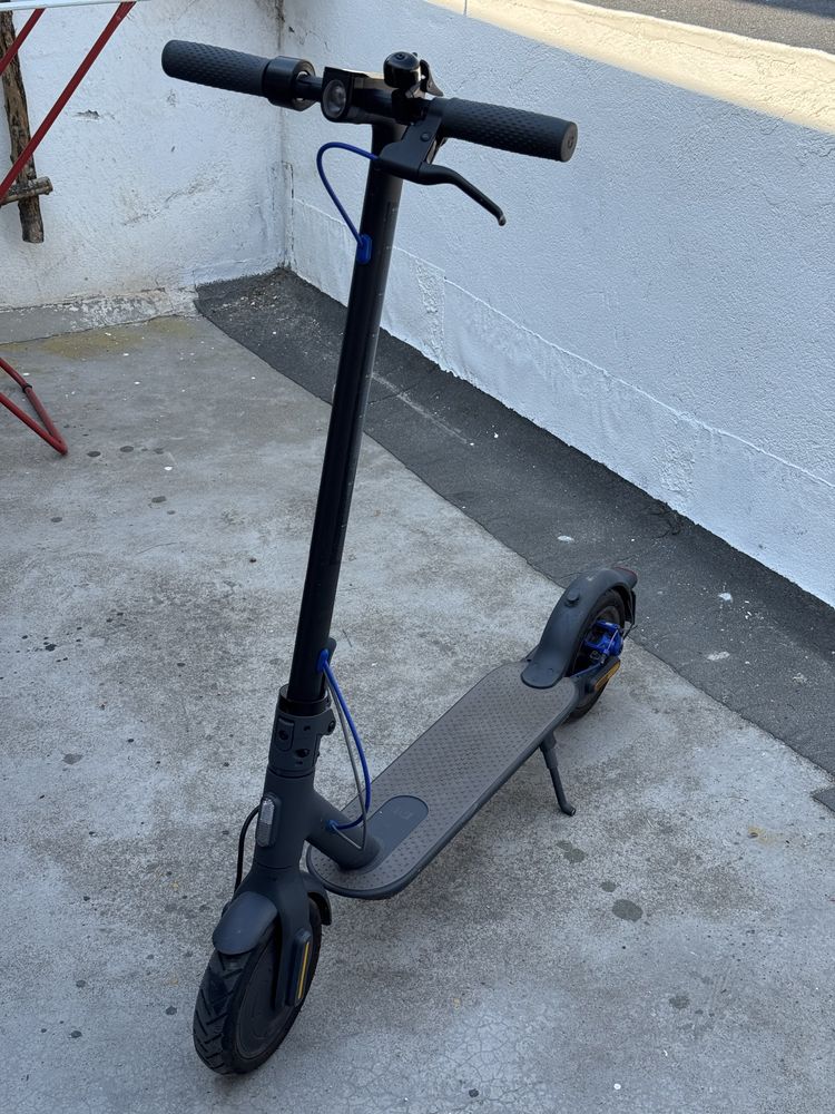 Електрическа тротинетка Mi Electric Scooter 3