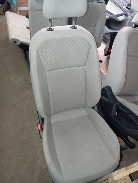 VW Tiguan Allspace салон, седалки и кори за врати 7 местен