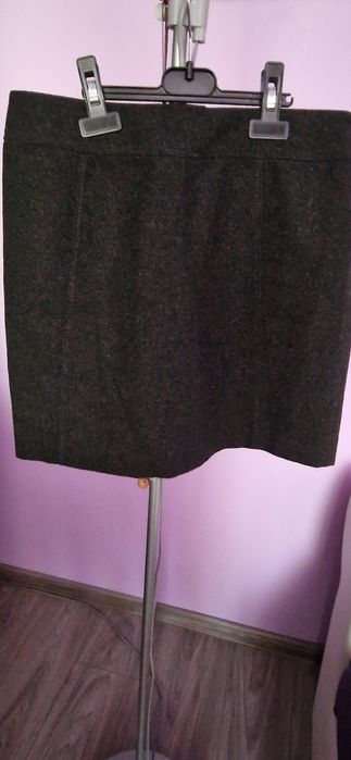 Vand doua fuste H&M stare excelenta