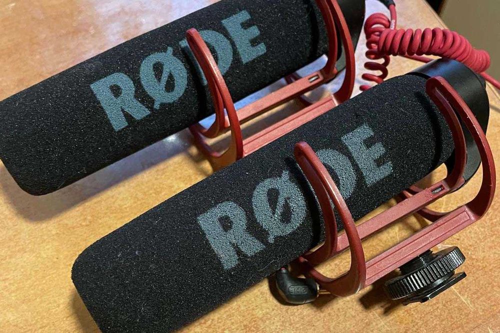 Vând RØDE VideoMic, ideal pentru vlogging,