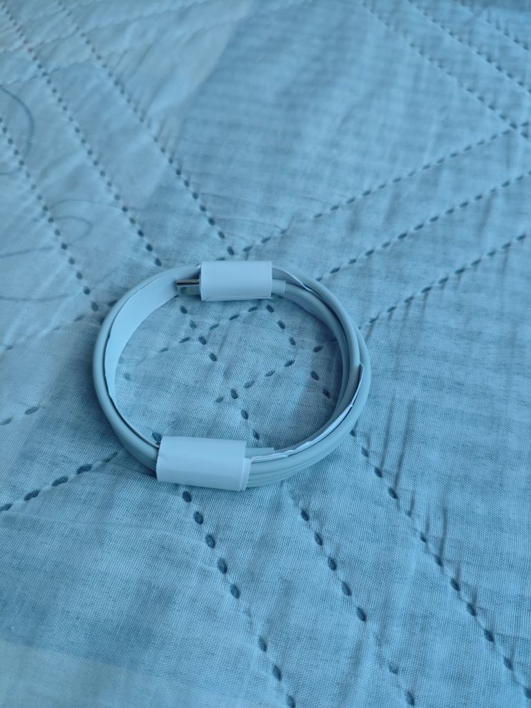 AirPods Pro 2-пълен комплект + AppleCare+ до ноември 2025