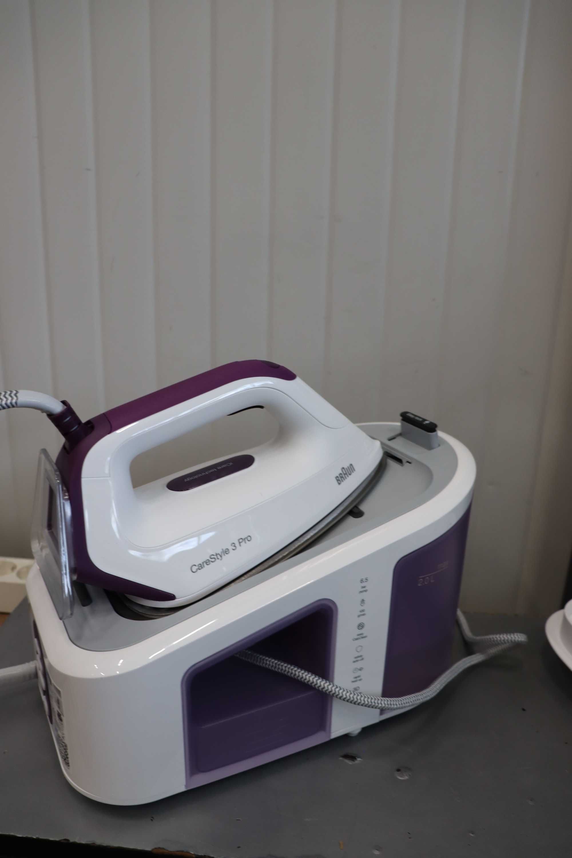 Braun CareStyle 3Pro Парогенератор, 2400W, 6,5bar, парен удар 430г/мин