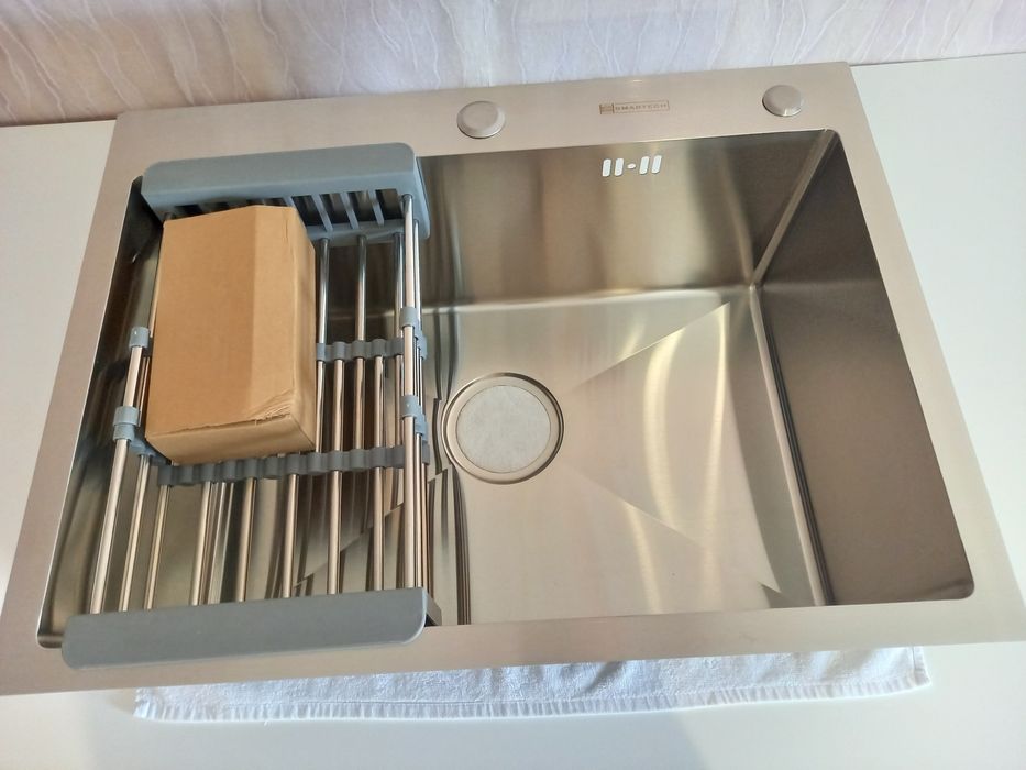 Врезная кухонная мойка