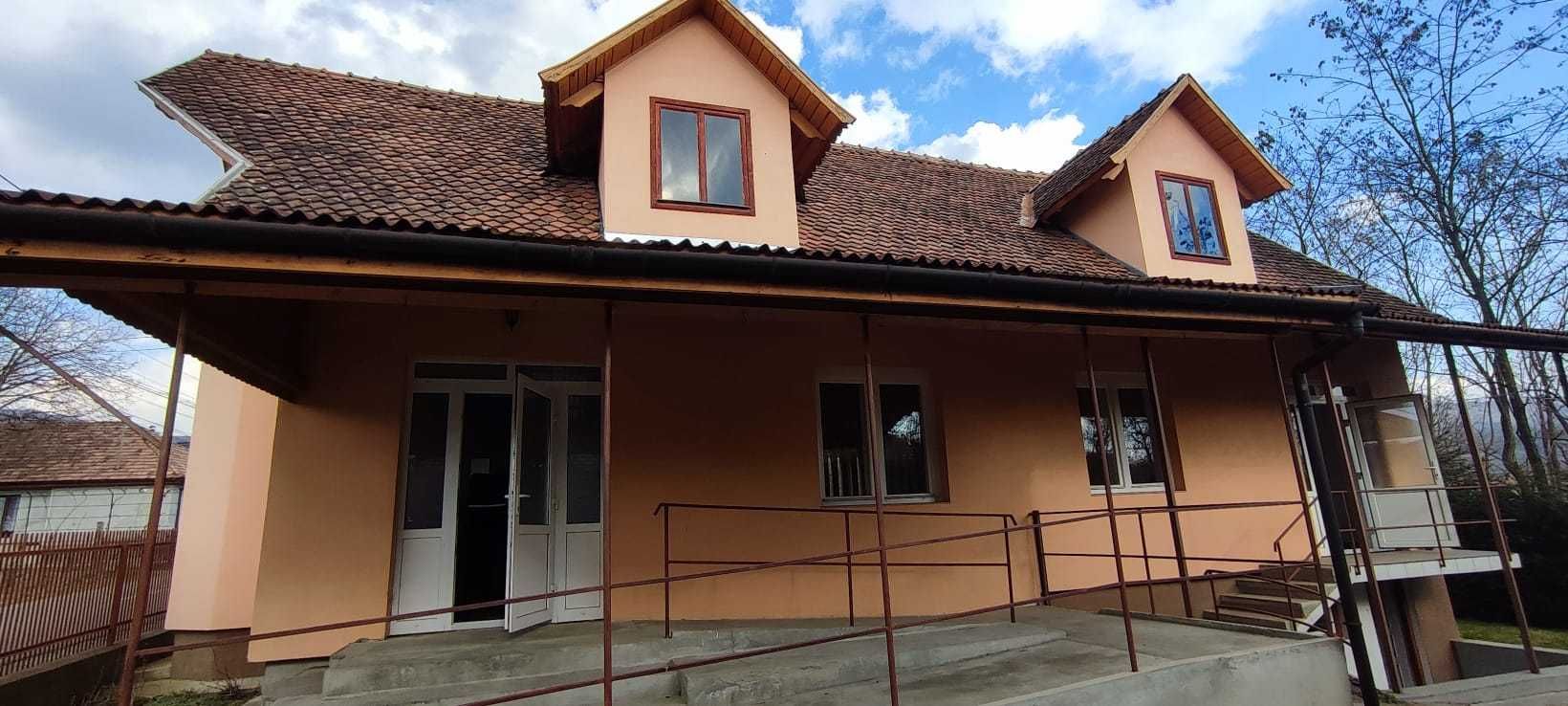 Vând casă în Săcădat județul Mureș 144mp și teren 400mp